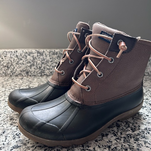 Sperry Top Sider Saltwater Boots, size 7 - Picture 2 of 3